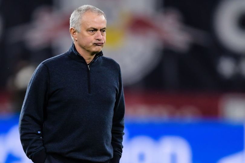 Thay thế Ramos, Real chi 60 triệu, cuỗm mất trò cưng của Mourinho?