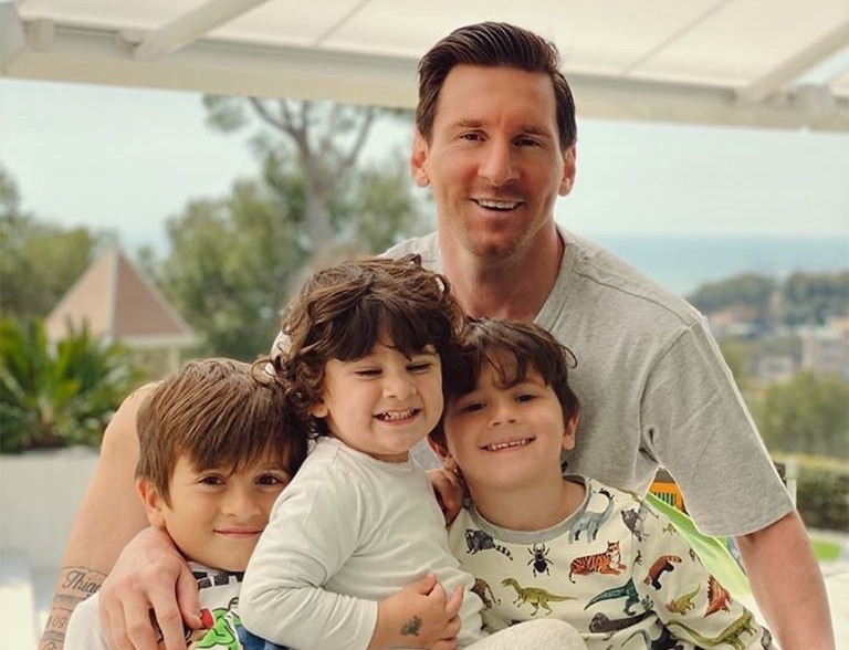 Chống dịch bên gia đình, Messi làm điều không ngờ