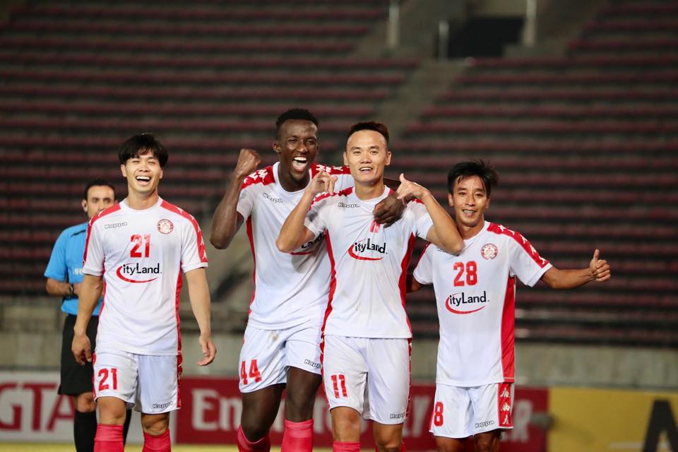 Vua phá lưới V-League: Gà son của TP.HCM thách thức các ngoại binh thiện chiến