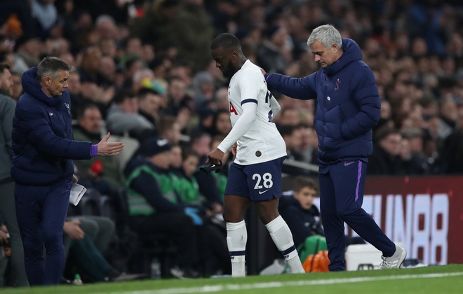 Ảnh bài viết "Đá'' Ndombele, Mourinho chi 40 triệu chiêu mộ "siêu máy quét'' La Liga 