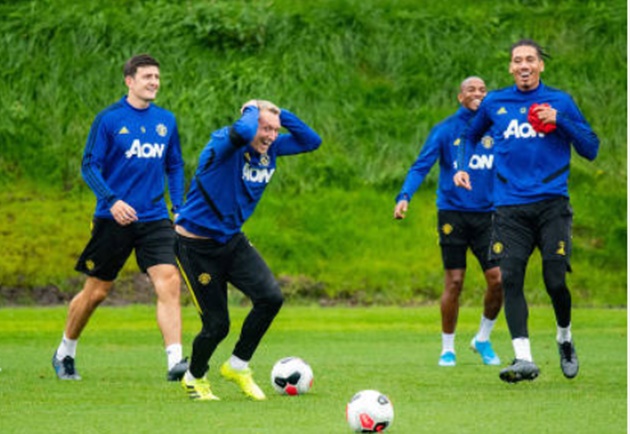 Ảnh bài viết Fan Man Utd đồng thanh: "Ở yên đó đi, làm ơn đừng trở lại OTF"