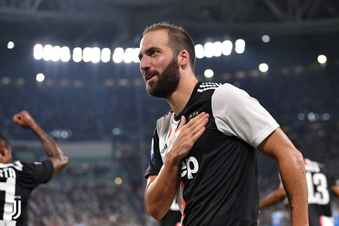 Giữa đại dịch, sao Juventus làm điều khiến tất cả tranh cãi