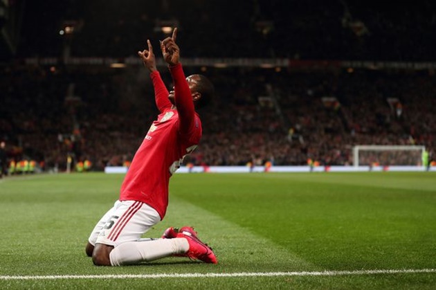 "Tôi có áo đấu Man Utd nhưng không được in tên"
