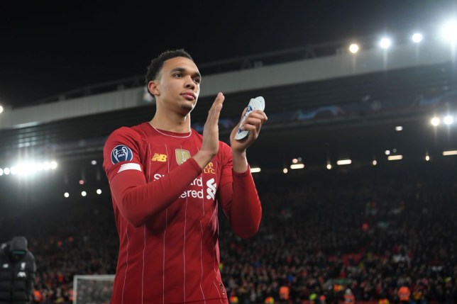 "Alexander-Arnold ngang tầm... Cafu"