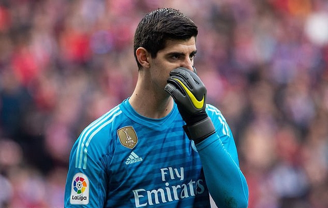 Ảnh bài viết Thibaut Courtois hành động xấu hổ, CĐV Real chỉ muốn độn thổ
