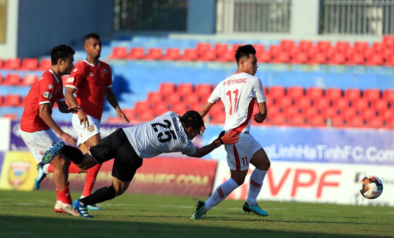 Sếp lớn VFF lên tiếng về thời điểm V-League đá lại