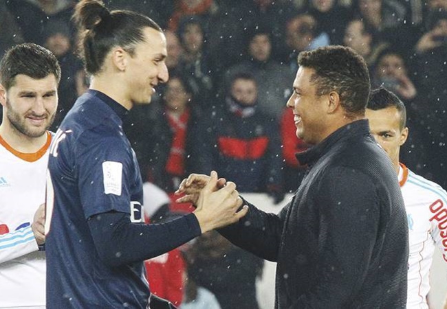 'Siêu đội hình' chưa từng vô địch C1: 'King Zlatan' sát cánh với thần tượng