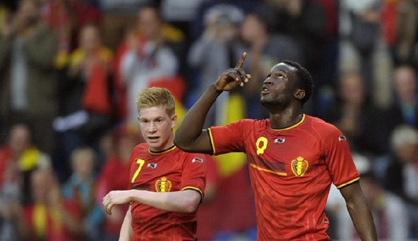 Không thi đấu, Lukaku và De Bruyne “cắp sách đi học”