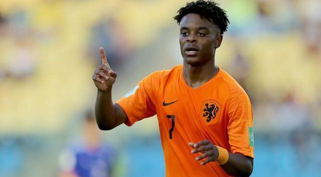 Juve, Inter cạnh tranh cho chữ ký của Vua phá lưới World Cup