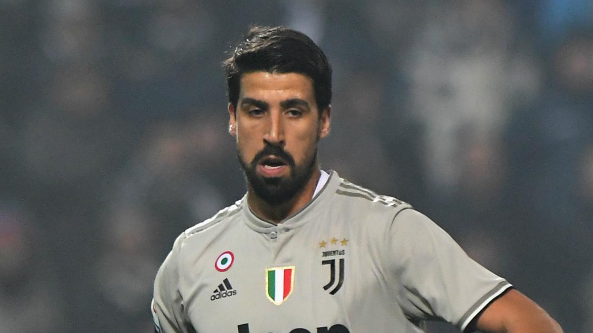 Tin đồn: tiền vệ Juventus hẹn hò cầu thủ đồng hương