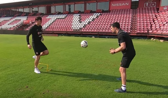 Đã rõ lý do vì sao Văn Lâm dự bị tại Muangthong United