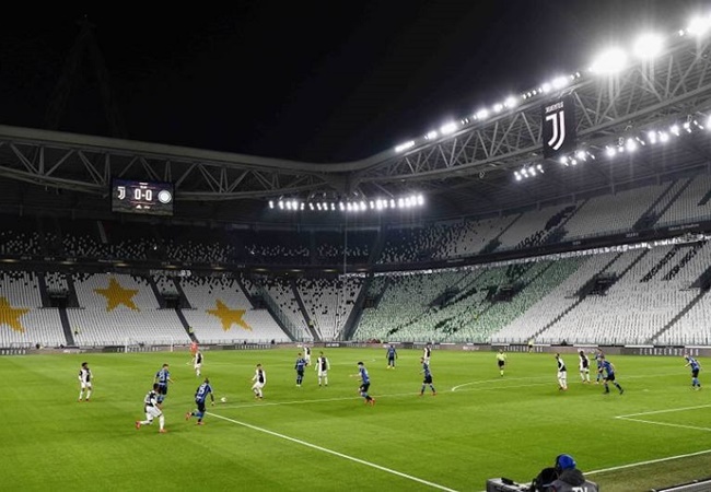 XONG! Bộ trưởng xác nhận, Serie A và Italia lại 'chìm trong bóng đêm'