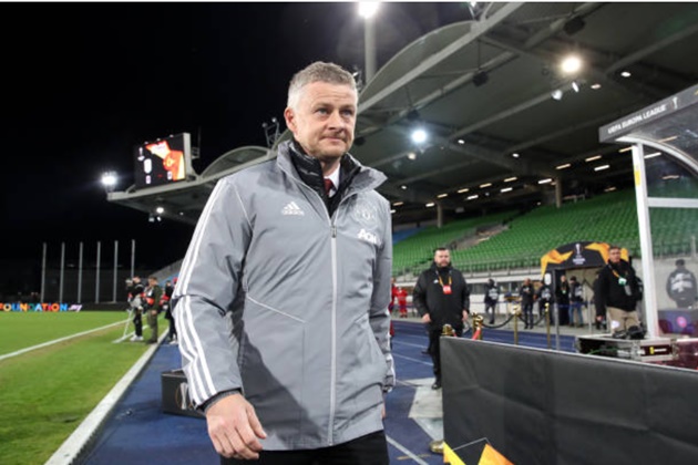 Ảnh bài viết Fan Man Utd: "Ole là gã hề, Fernandes không phải ông ta mang về!"