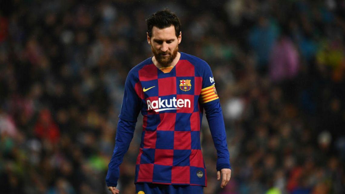 “Án trảm” tại Barca có thể dành cho bất kỳ ai tại Camp Nou?
