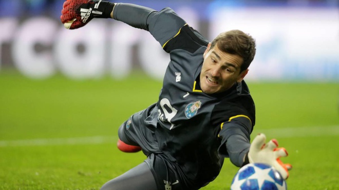 Iker Casillas chọn đội hình tiêu biểu: 2 ngôi sao Man Utd góp mặt