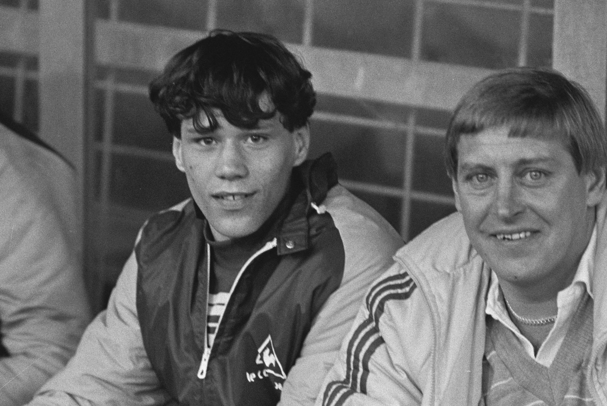 38 năm Van Basten ra mắt bóng đá chuyên nghiệp: Nhớ về anh, 'Thiên nga vùng Utrecht'