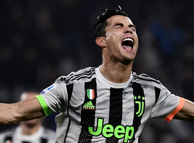 Quá bá đạo, Ronaldo sắp trở thành cầu thủ bóng đá đầu tiên làm nên lịch sử