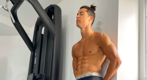 Ảnh bài viết Ronaldo khoe body đỉnh cao trong lúc chống dịch