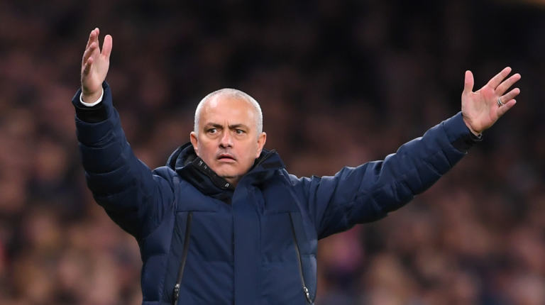 Ảnh bài viết Dẫn đầu cuộc đua, Gã khổng lồ quyết giật "nạn nhân" của Mourinho