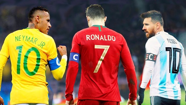 Huyền thoại ‘lá vàng rơi’ chỉ ra lý do Neymar thua kém Messi, Ronaldo