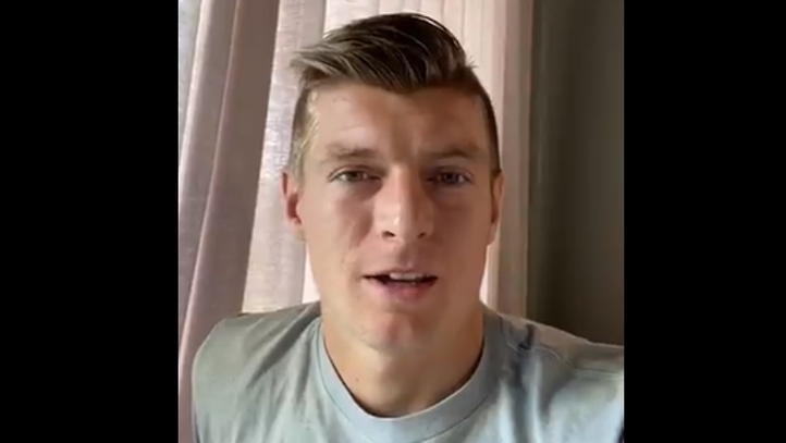 Kroos gửi tới "nạn nhân của corona" thông điệp đầy ý nghĩa
