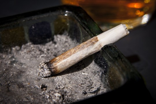 Ảnh bài viết Nước Anh yêu cầu chấm dứt hành động tăng nguy hiểm COVID-19 gấp 14 lần