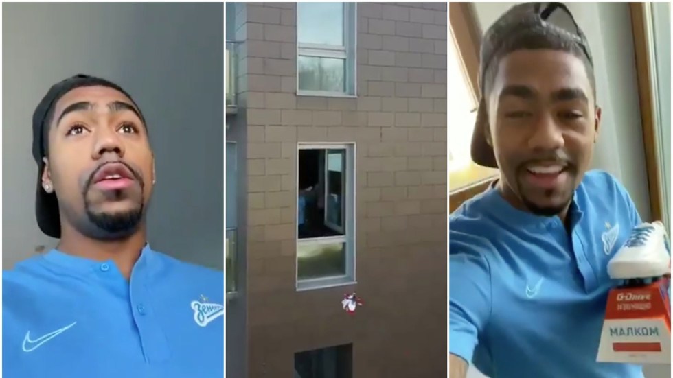 'Bom xịt' Barca được CLB trao danh hiệu Cầu thủ xuất sắc nhất bằng máy bay