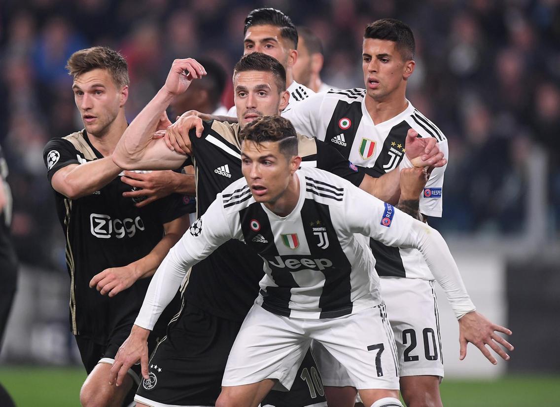 'Cậu ấy giống Ronaldo, luôn ở lại sân muộn hơn mọi người'