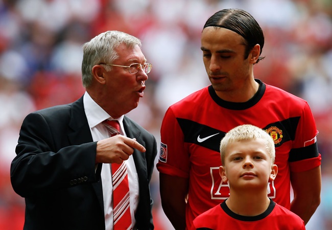 Ảnh bài viết Berbatov gây sốc, 'vạch trần' vụ Sir Alex thất hứa khi mới đến Man Utd