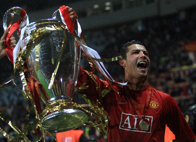 Các chiến thắng khiến sao bóng đá bật khóc như "đứa trẻ": CR7 ở đêm mưa Moscow