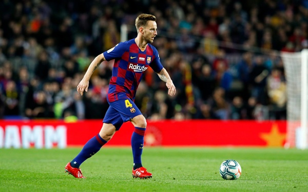 Sao Barca hậm hực: “Tôi không phải là một bao khoai tây”