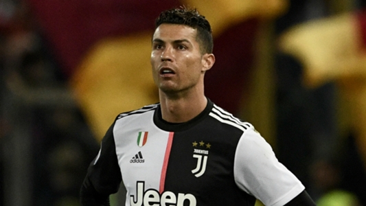 Cực chất với đội hình toàn tiền đạo: Messi hỗ trợ Ronaldo, "cây sào" đá trung vệ