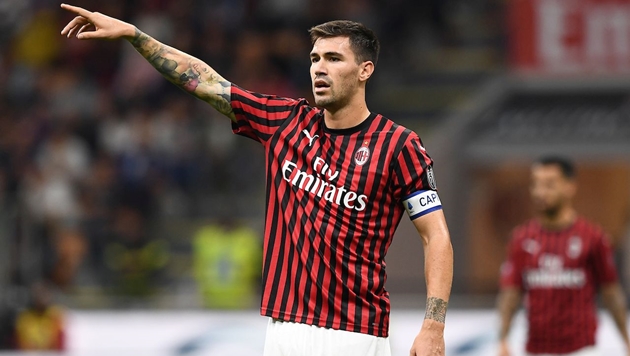 Thủ quân AC Milan trở thành thần tượng của bác sĩ chống COVID-19