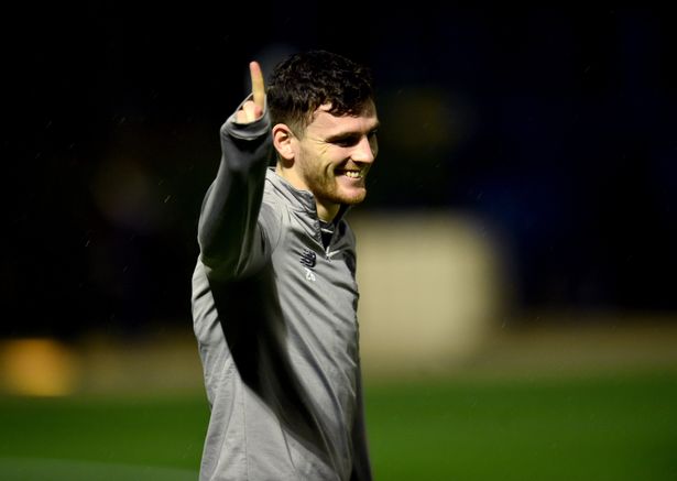 Ảnh bài viết Quá chán vì bị cách ly, Robertson lập ra thời khóa biểu hài hước khó tả