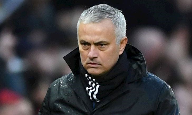 Mourinho dọn khỏi nhà, ra ngoài ở trong mùa dịch