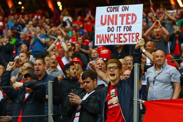 Ảnh bài viết Man United tìm kiếm fan 'cứng', trả lương 100 nghìn bảng Anh
