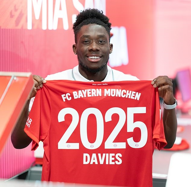 CHÍNH THỨC! Bayern Munich gia hạn thành công với "báu vật" 19 tuổi