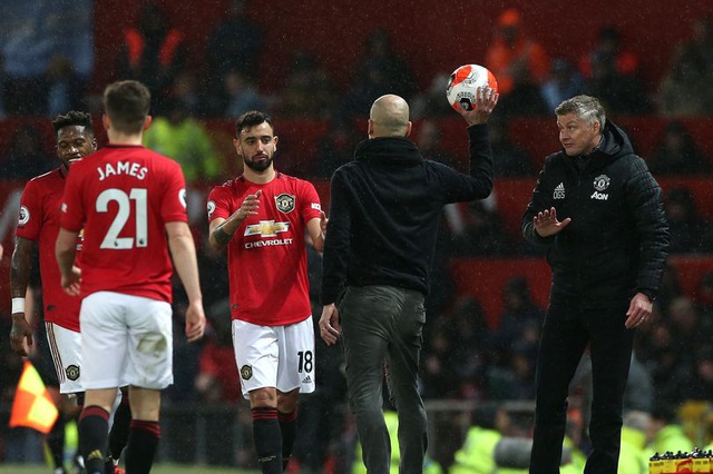 Fernandes khác gì so với 3 tiền vệ sáng tạo được Man Utd mua về trước đó?