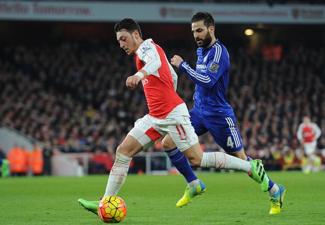 Ảnh bài viết Cựu Pháo thủ thẳng thắn chỉ ra khác biệt lớn giữa Ozil và Fabregas