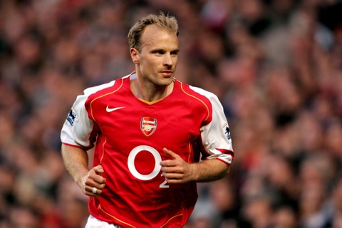 Cái bắt tay định mệnh đưa Bergkamp tới Arsenal
