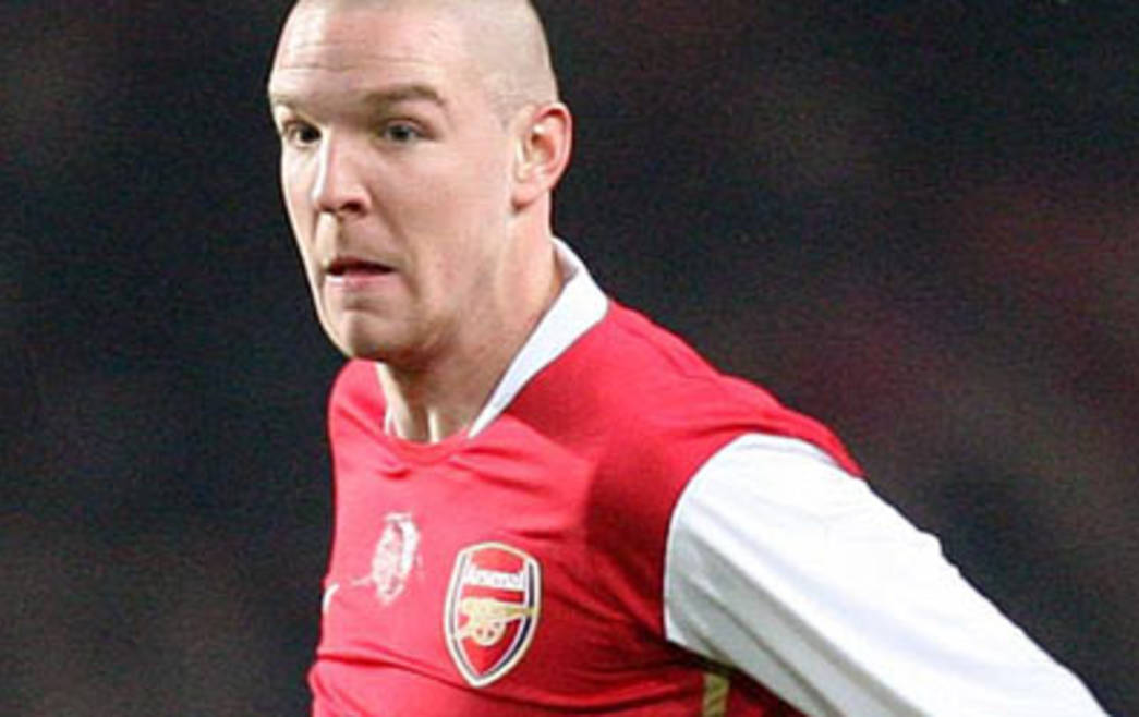 Senderos: "Tôi biết Arsenal đang theo đuổi 2 cầu thủ đó"