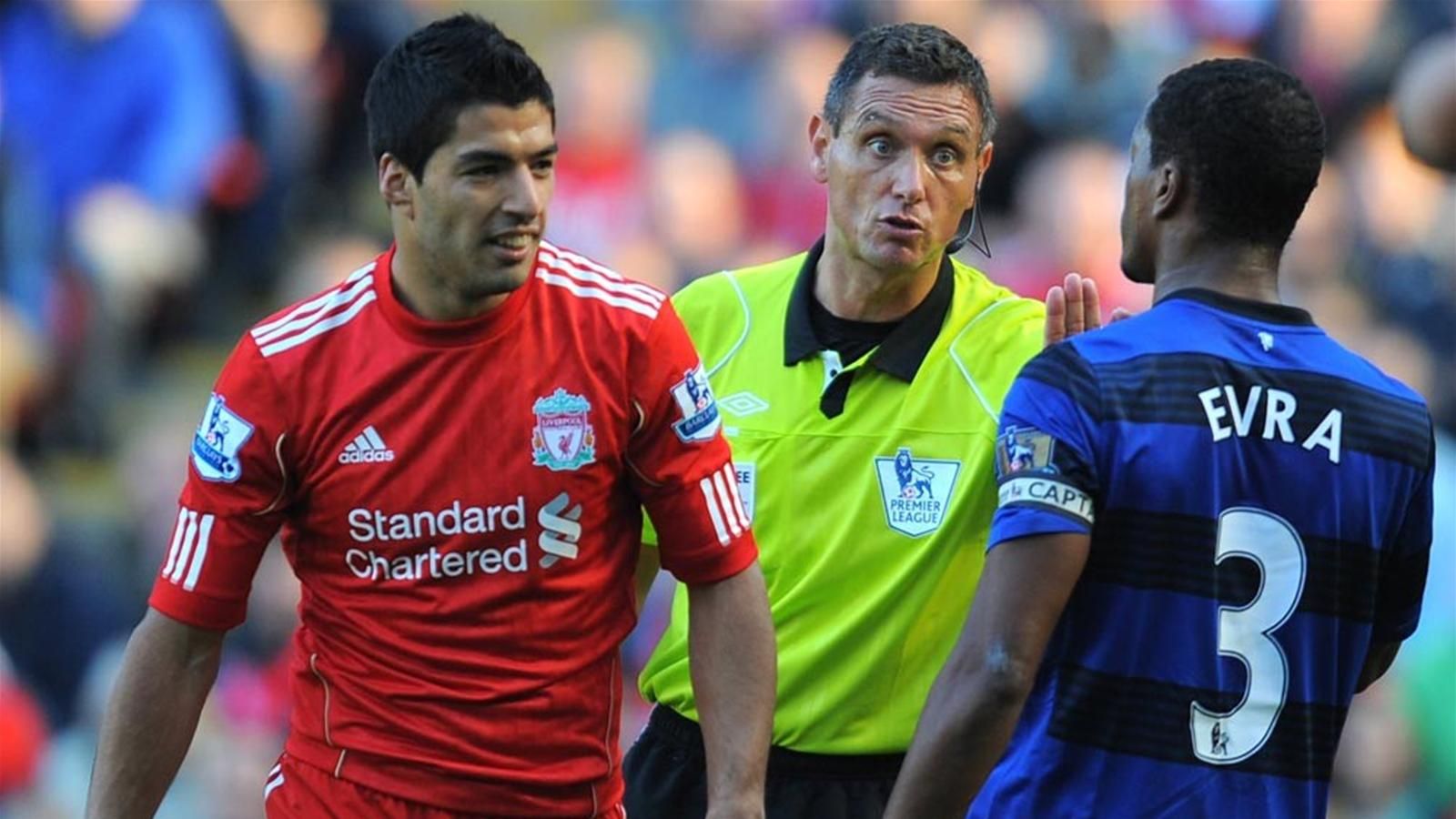 Ảnh bài viết Patrice Evra nhận điều đặc biệt từ Liverpool sau scandal với Suarez