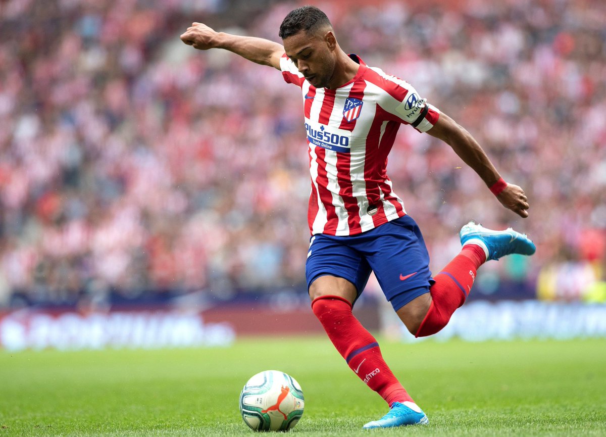 Sao Atletico dương tính với COVID-19, phải cách ly