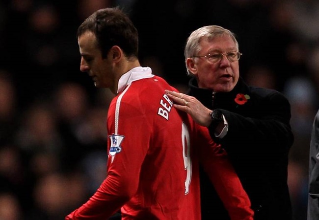 Từ Berbatov đến Zaha: 9 cầu thủ nối gót Sir Alex chia tay Man Utd