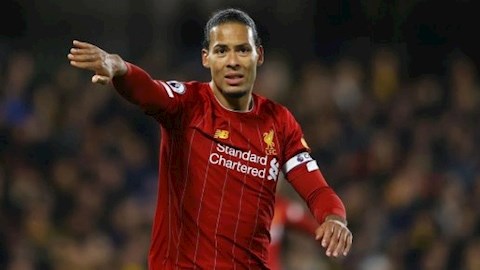 'Đó là những điểm Van Dijk chưa bằng John Terry và Rio Ferdinand'