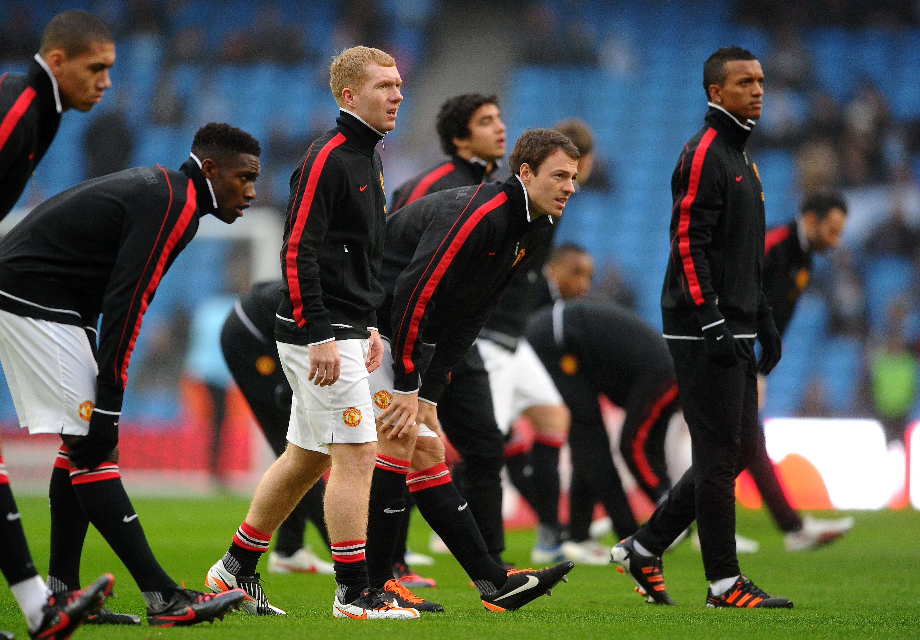 Paul Scholes: Cậu ấy "troll" tôi mang 1 đôi giày bằng nhựa thi đấu