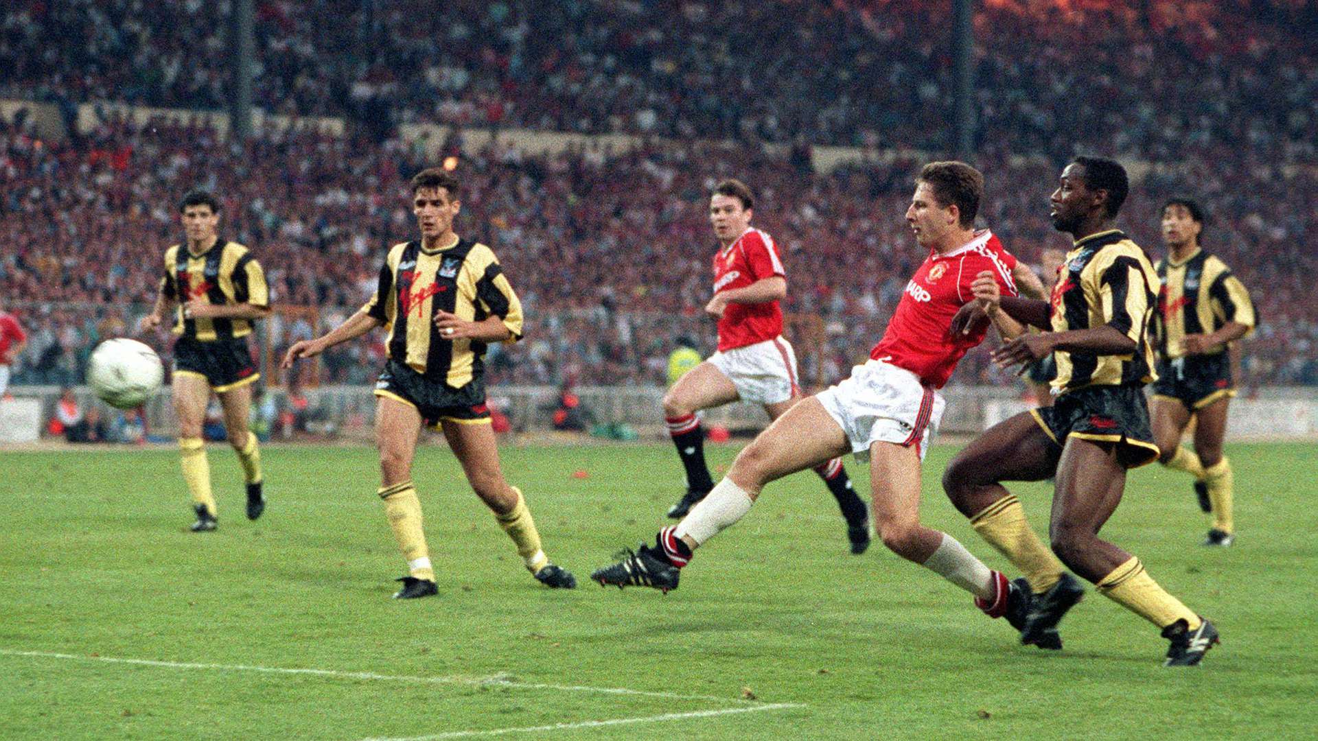 'Nhiều người nói bàn thắng của tôi đã cứu cả sự nghiệp của Sir Alex'