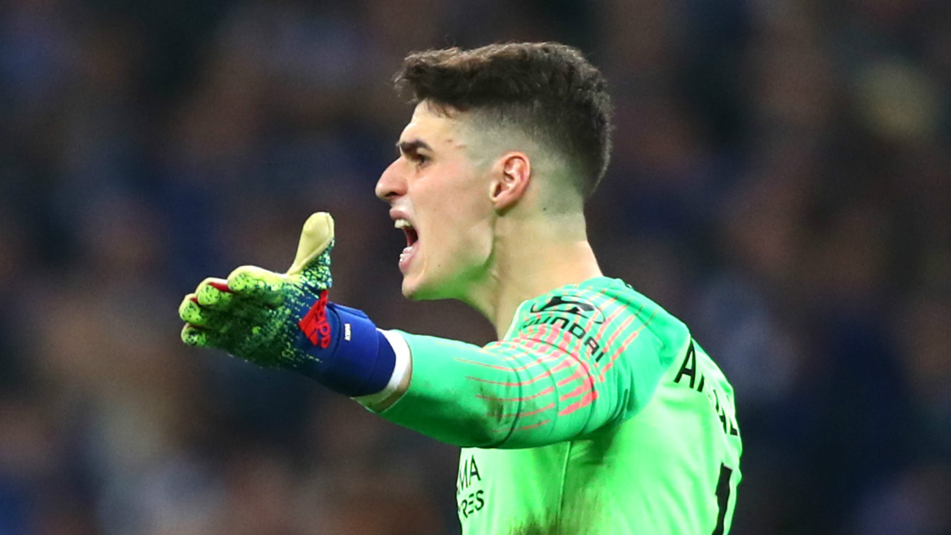 "Lúc ký hợp đồng với Chelsea, Sarri còn chẳng biết tôi là ai"