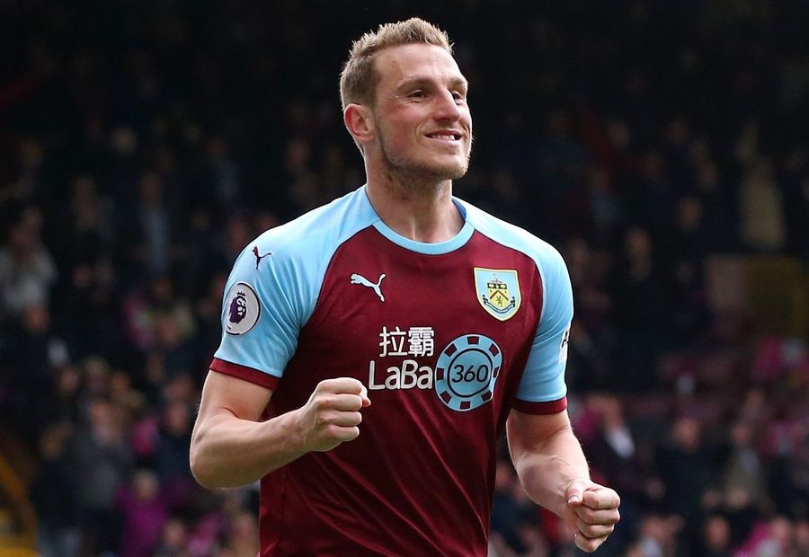Sao Burnley là 'sát thủ trên không' tại Premier League 2019/20