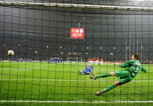 Terry trượt chân 'dâng cúp' C1 cho Man Utd, HLV Chelsea khi ấy nói gì?